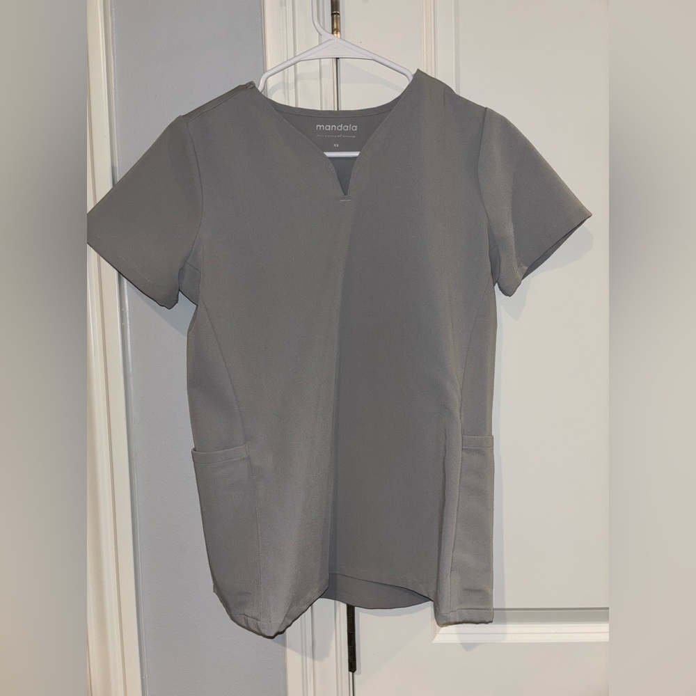 Mandala Curved V-Neck Grey Scrub Top